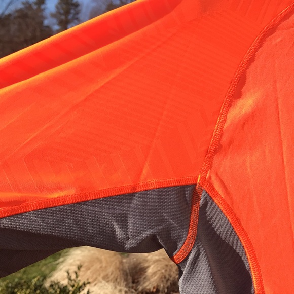 Under Armour  HeatGear Mens Short Sleeve Orange w/ Gray Insert, Medium - Picture 5 of 9